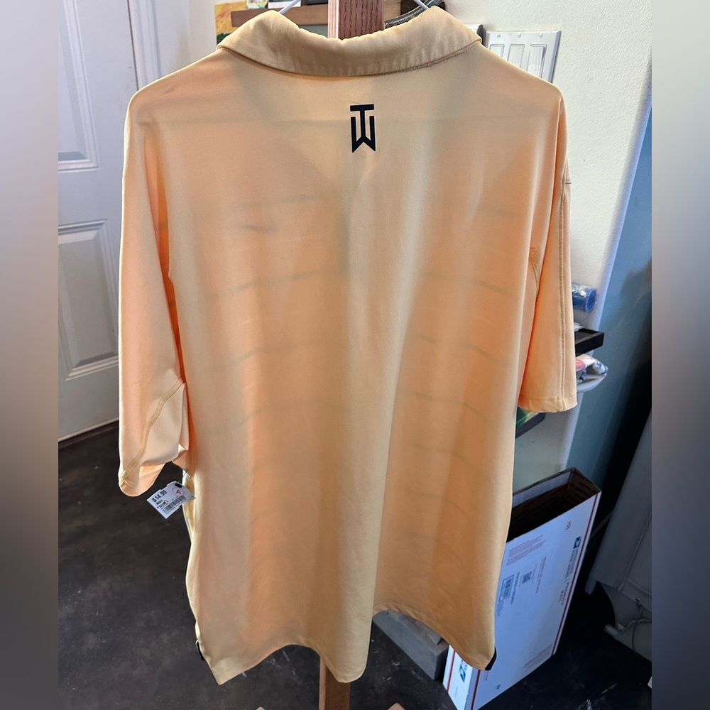 Nike Tiger Woods Collection Dri-FIT Striped Golf Polo Topaz Gold - Picture 8 of 9
